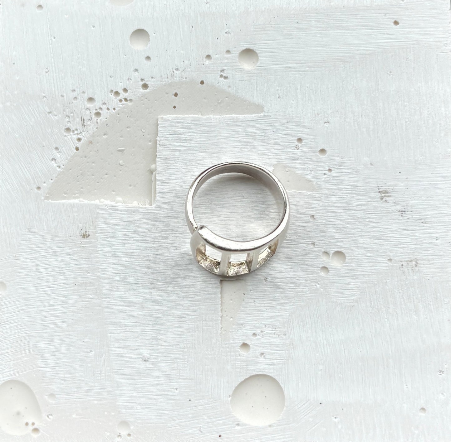 SANCROSANCT 925 SILVER CUT OUT RING