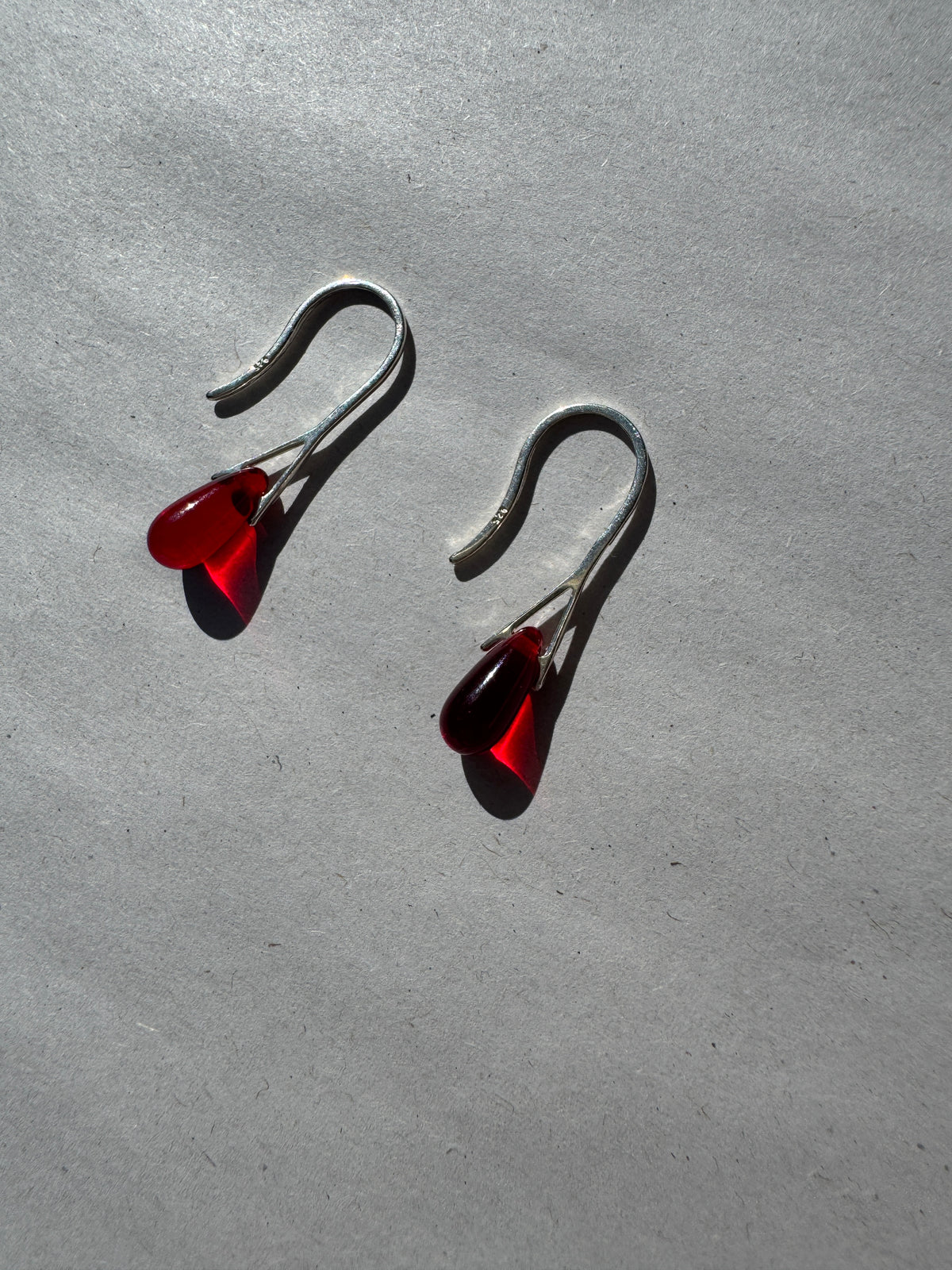 SISI JOIA PICO GOTA EARRINGS - RED
