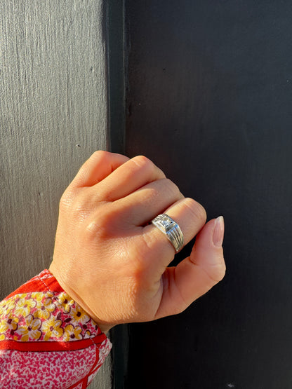 SACROSANCT QUARTZ STONE RING