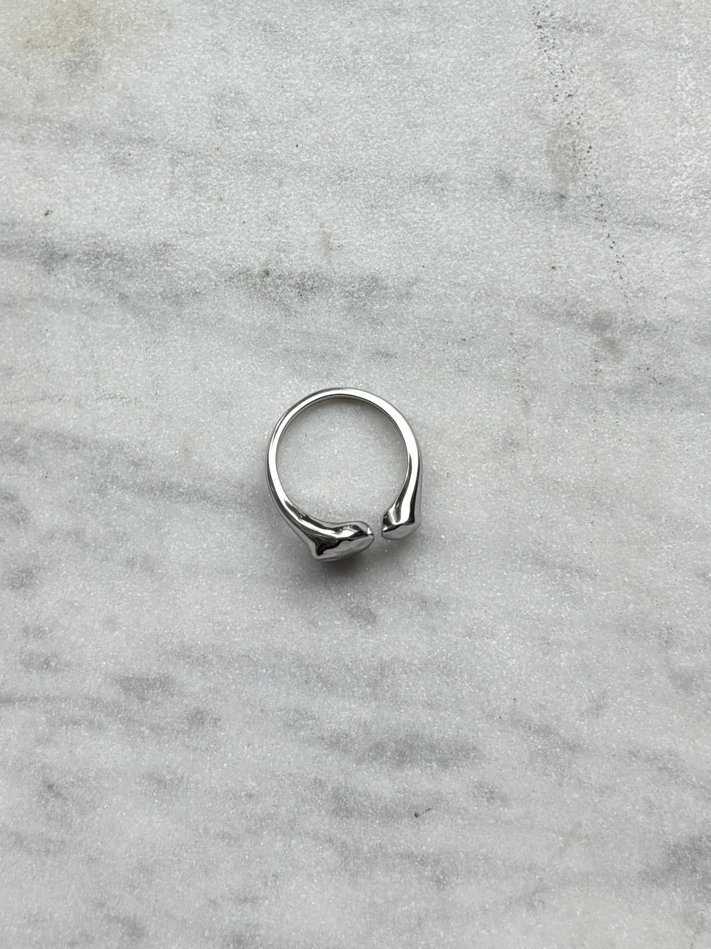 ARIYA VENUS CUFF RING SILVER