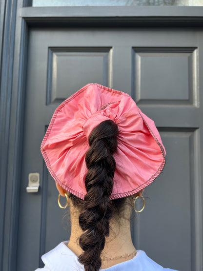 BIG SILK SCRUNCHIE PINK AND BROWN