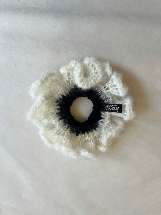 KNOTTS SCRUNCHIE IVORY