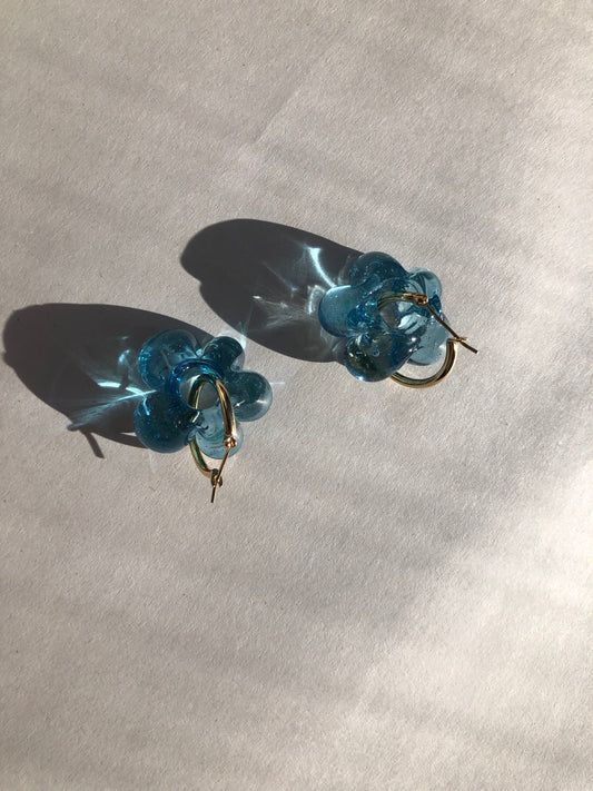 SISI JOIA FLEUR EARRINGS PALE BLUE