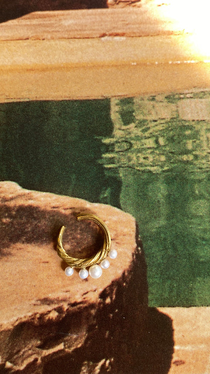 CAROLINA DE BARROS GOLD AND PEARL INGA EAR CUFF