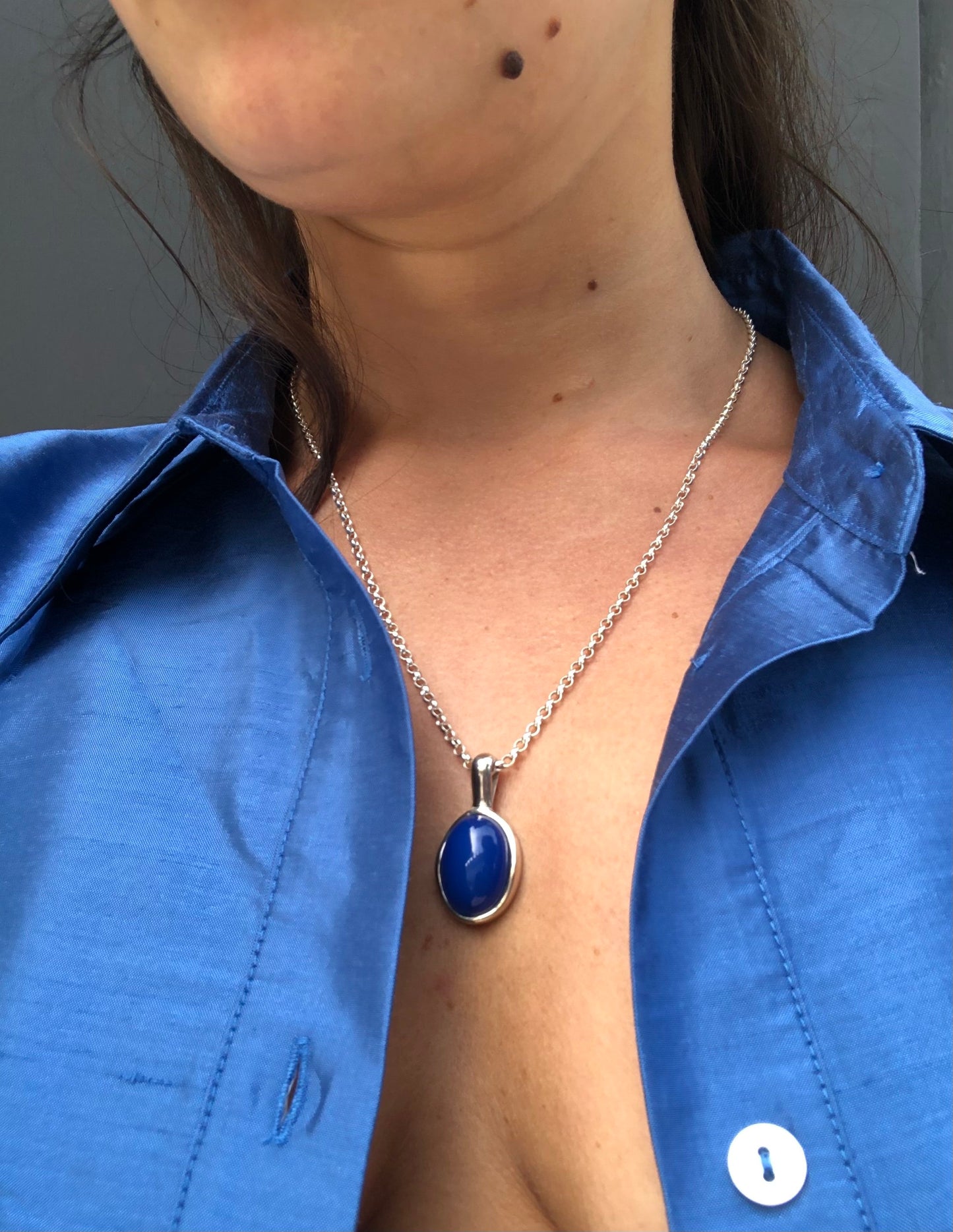 CAROLINA DE BARROS FIGURA NECKLACE BLUE AND SILVER