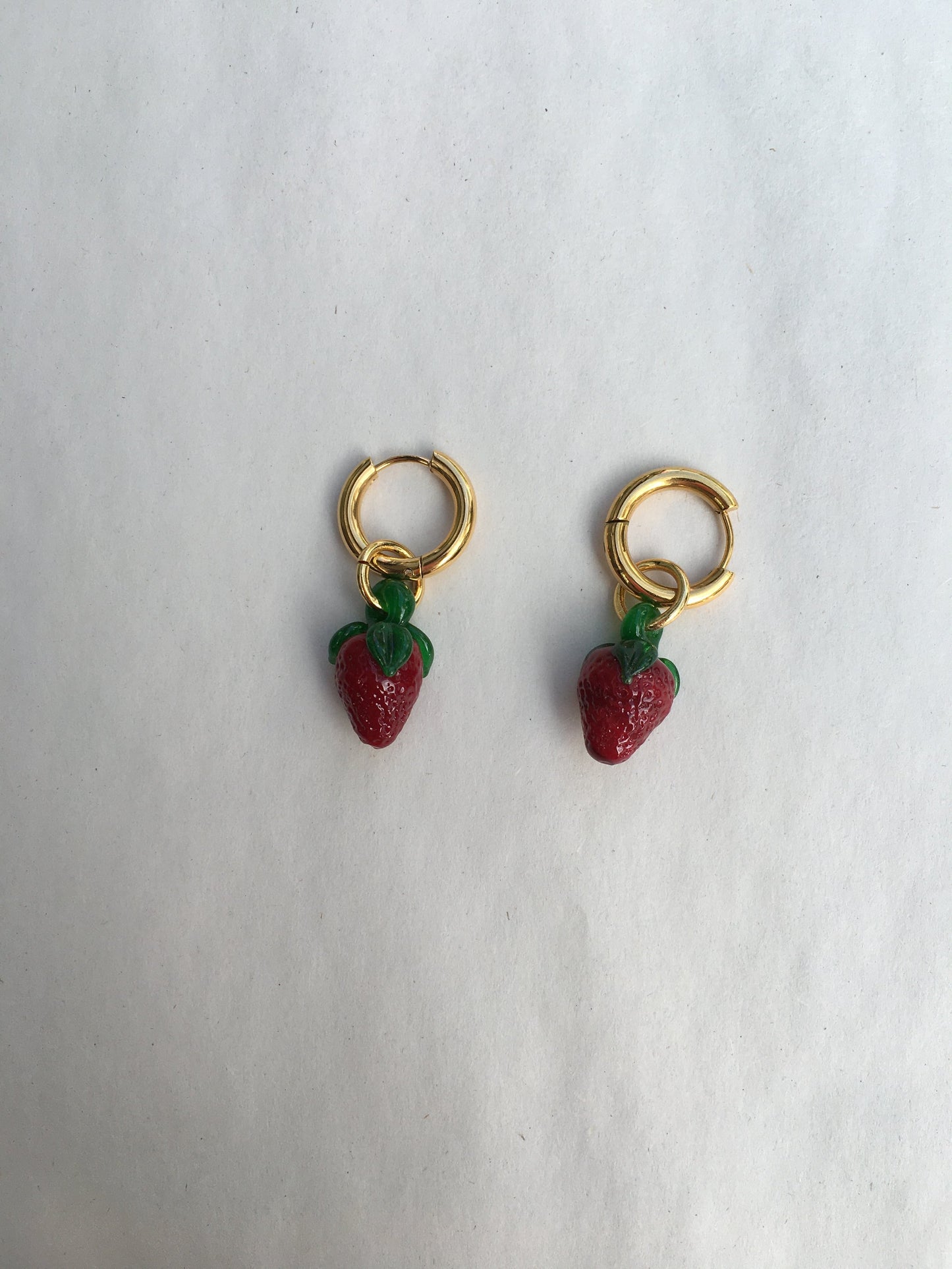 SANDRA ALEXANDRA WILD STRAWBERRY EARRINGS