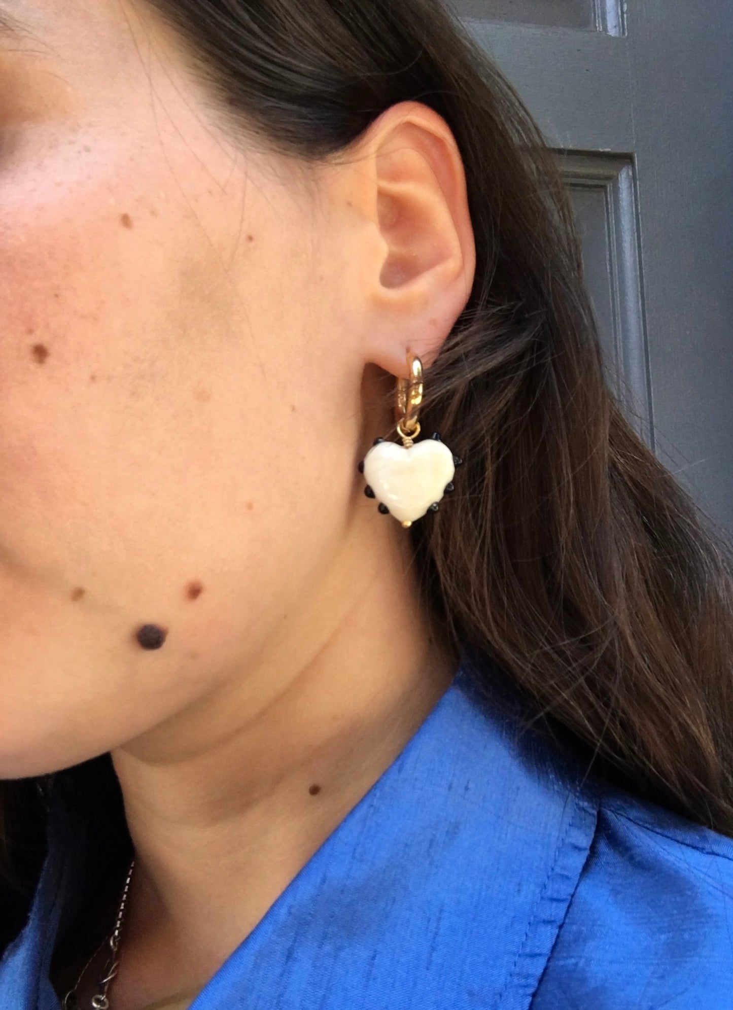 SANDRA ALEXANDRA MILAGROS HEART EARRINGS IVORY