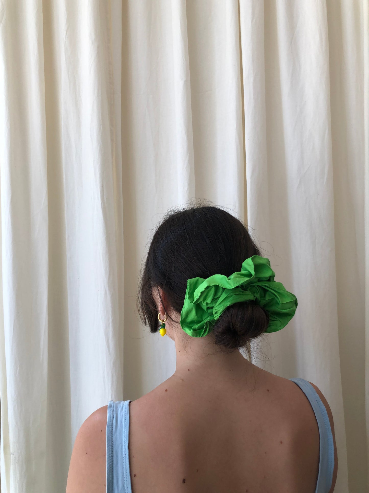 BIG SILK SCRUNCHIE GREEN