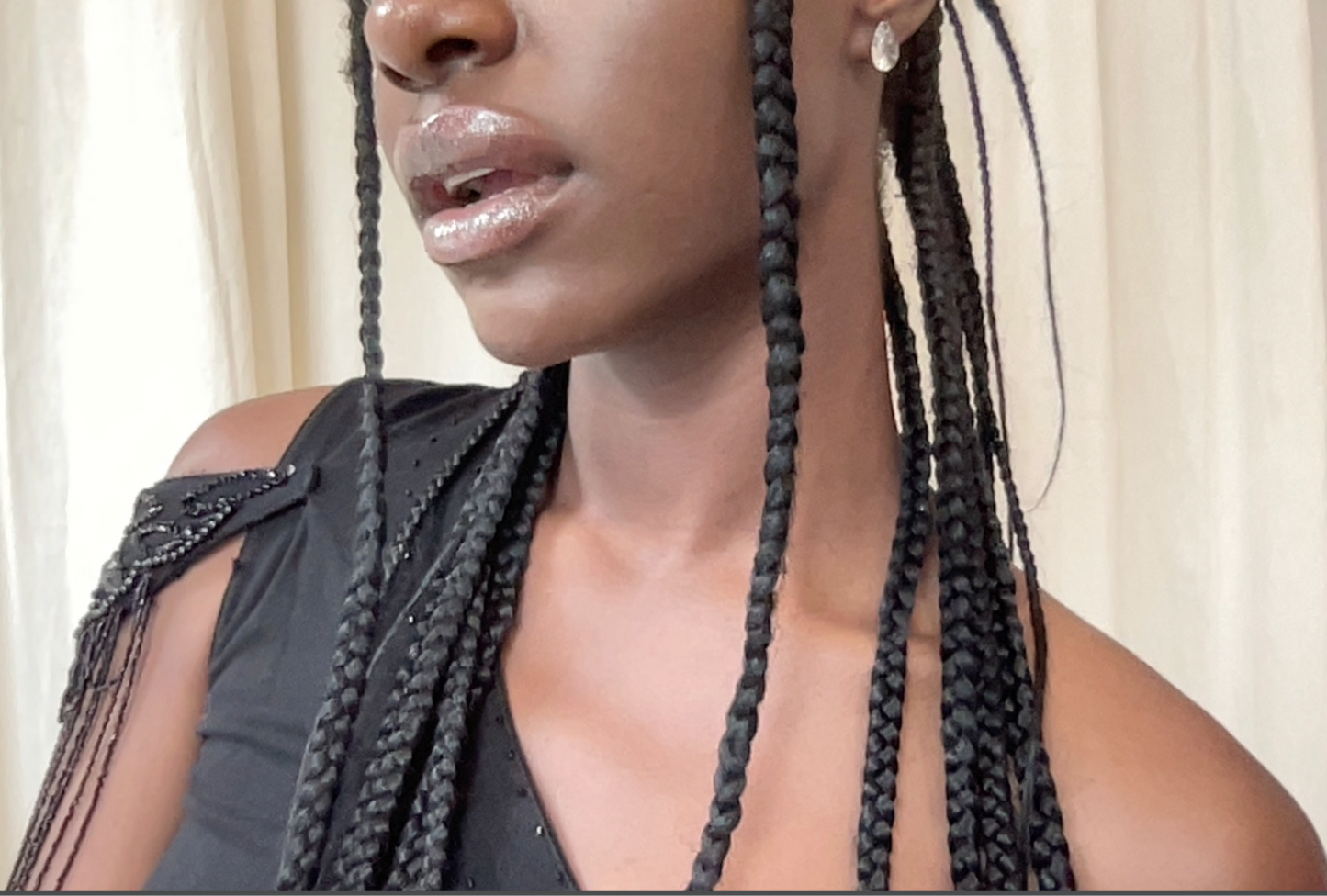 DEANNIE TEARDROP STUD
